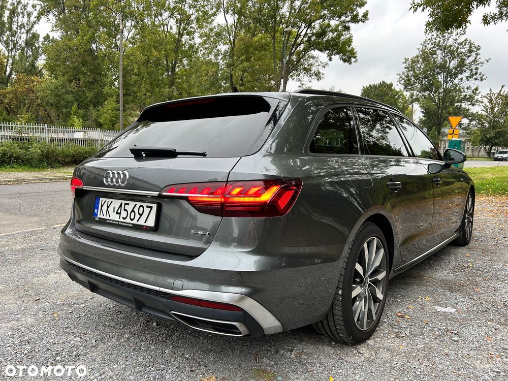 Audi A4 Avant 40 TDI quattro S tronic S line - 4