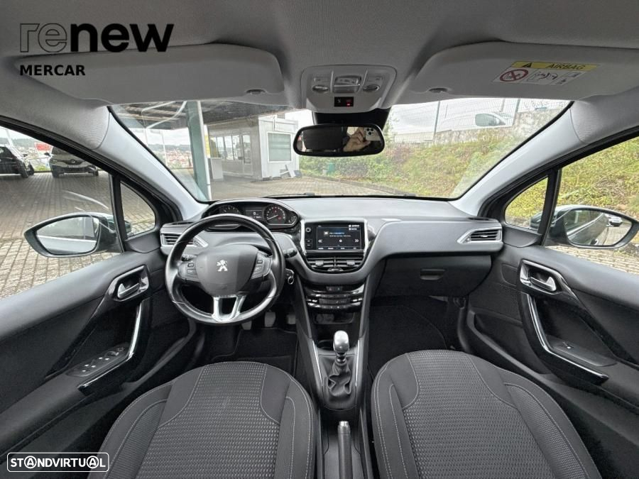 Peugeot 208 - 10