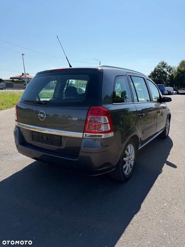 Opel Zafira 1.8 Family Plus - 9