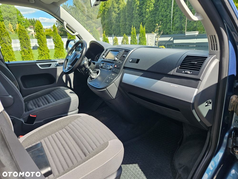 Volkswagen Multivan - 11