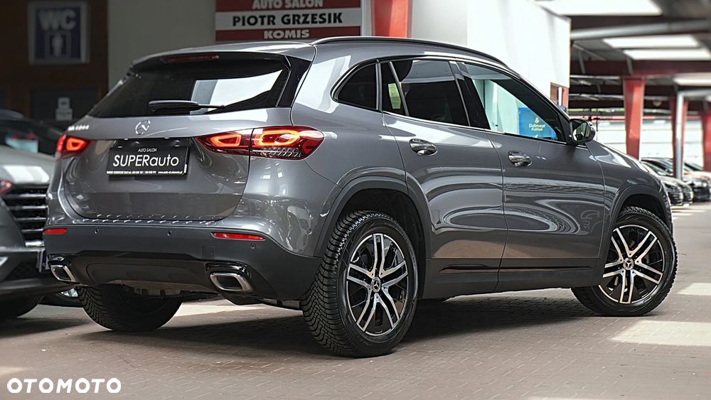 Mercedes-Benz GLA 180 - 13
