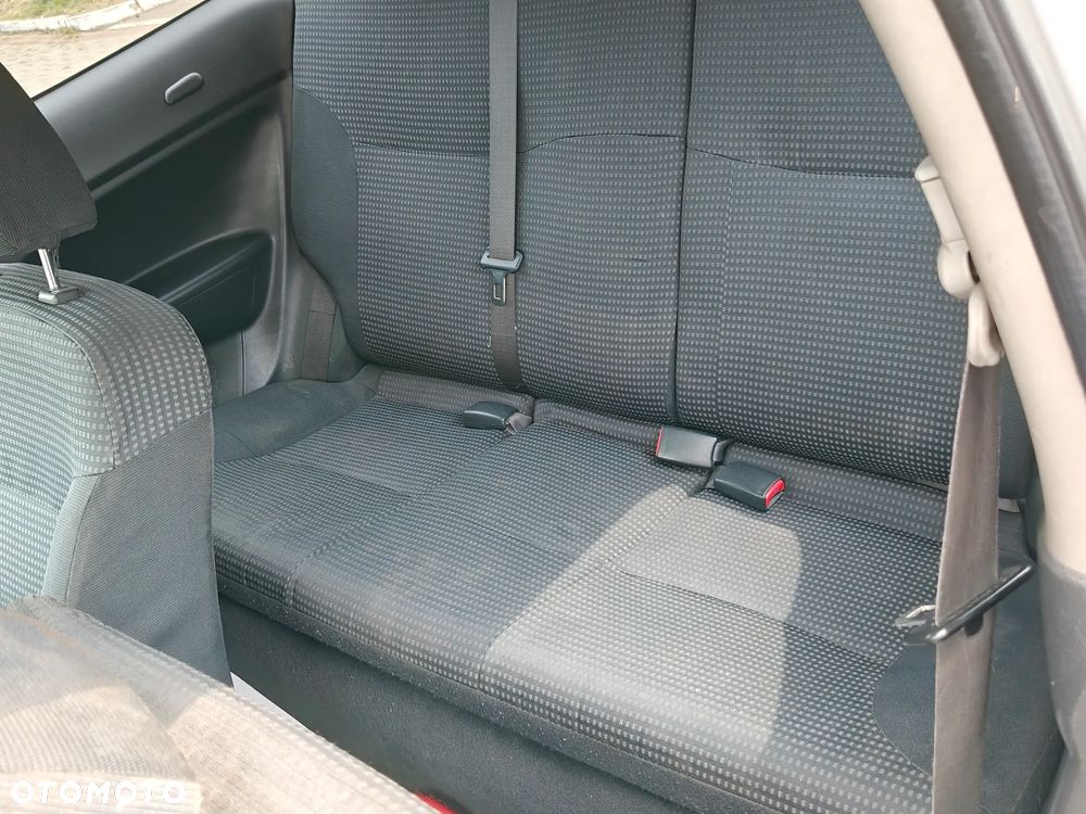 Honda Civic 1.4i - 8