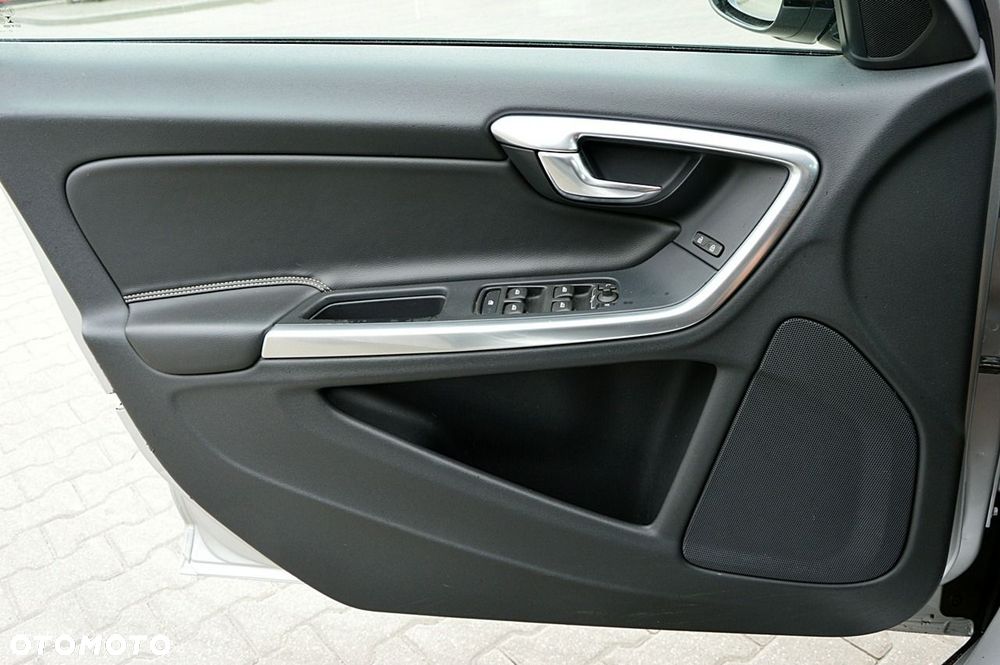 Volvo V60 D2 Drive-E Momentum - 5