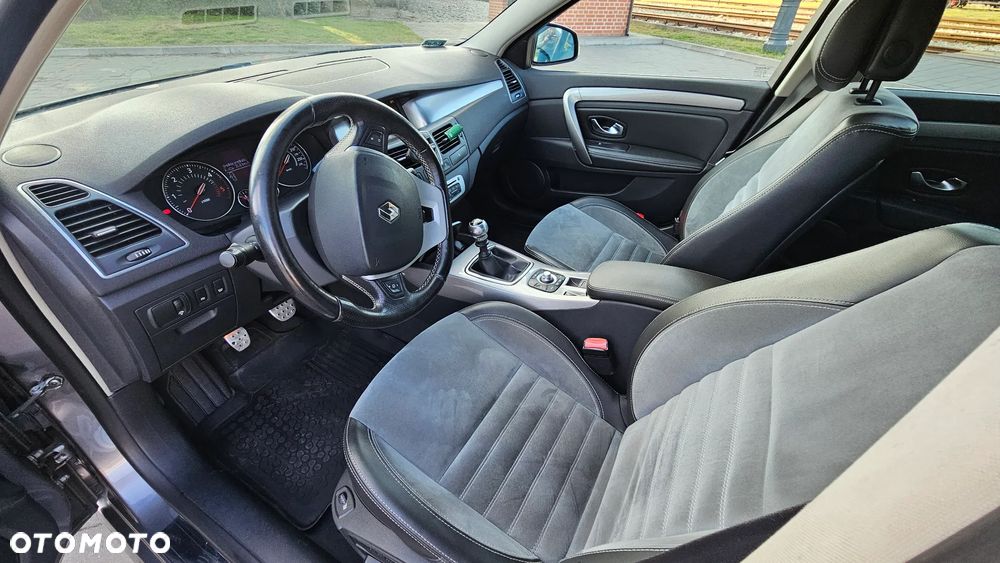 Renault Laguna 2.0 DCi GT 4WS - 30