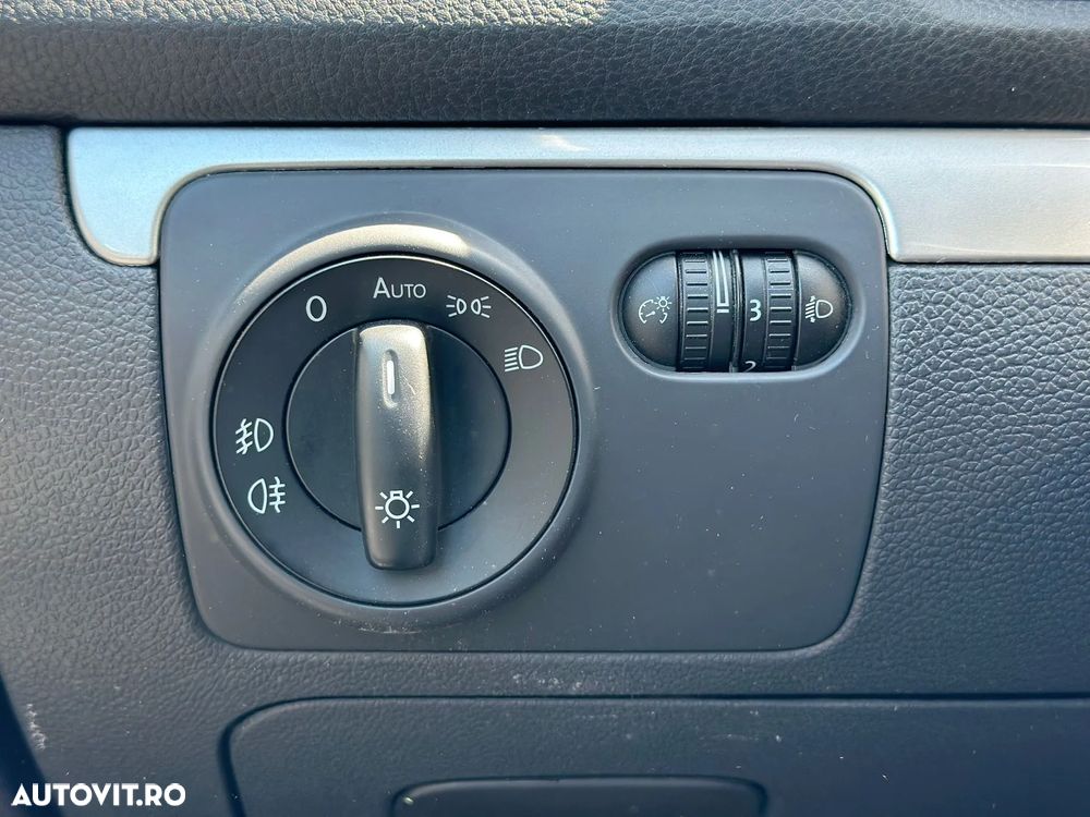 Volkswagen Golf 1.6 United - 23