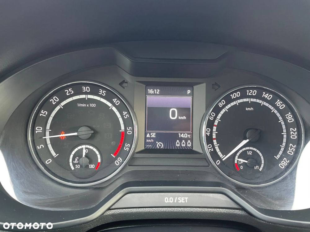 Skoda Octavia 2.0 TDI DSG RS - 17