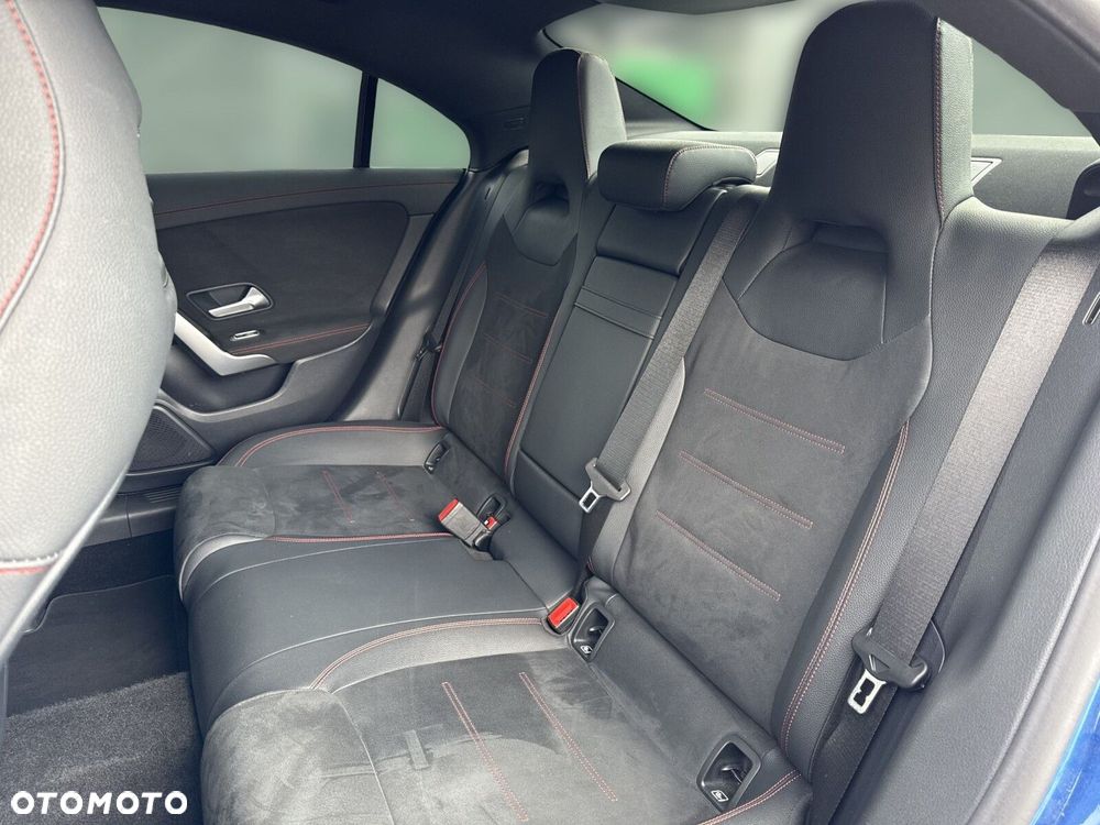 Mercedes-Benz CLA - 25