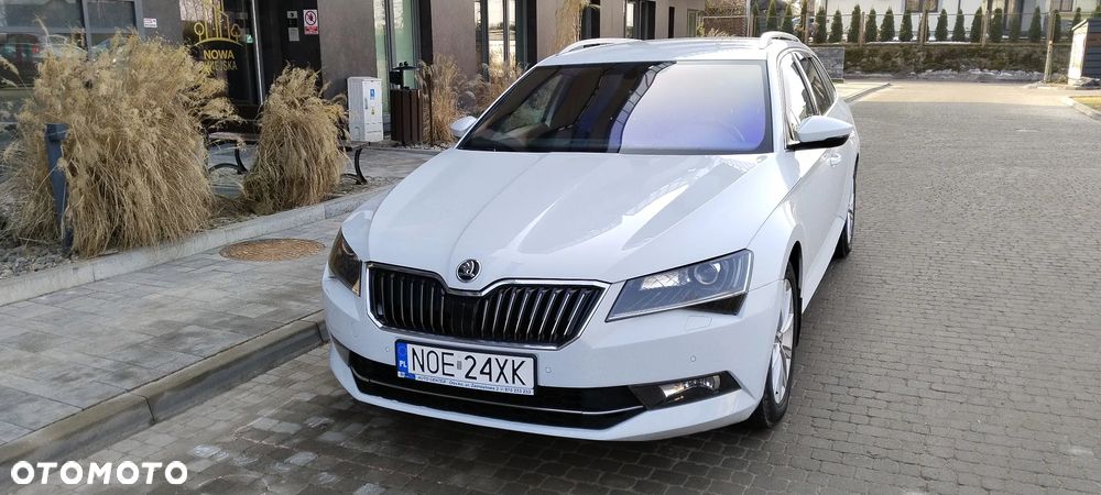 Skoda Superb 2.0 TDI DSG Sportline - 1