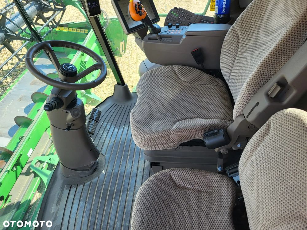 John Deere T670i - 7