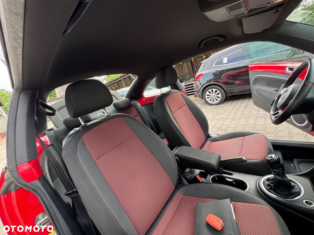 Volkswagen New Beetle - 8