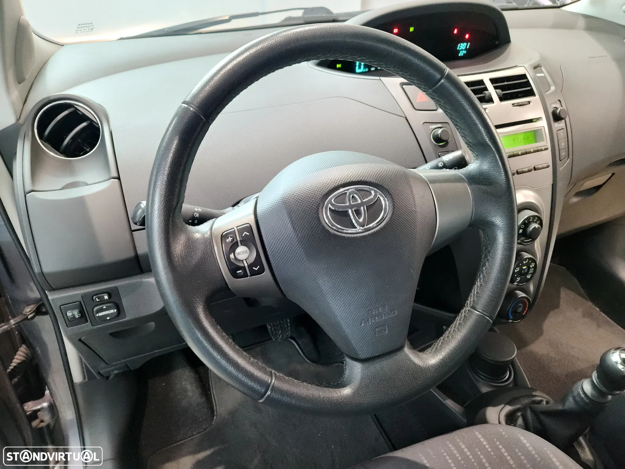 Toyota Yaris 1.33 VVT-i Comfort+AC - 23
