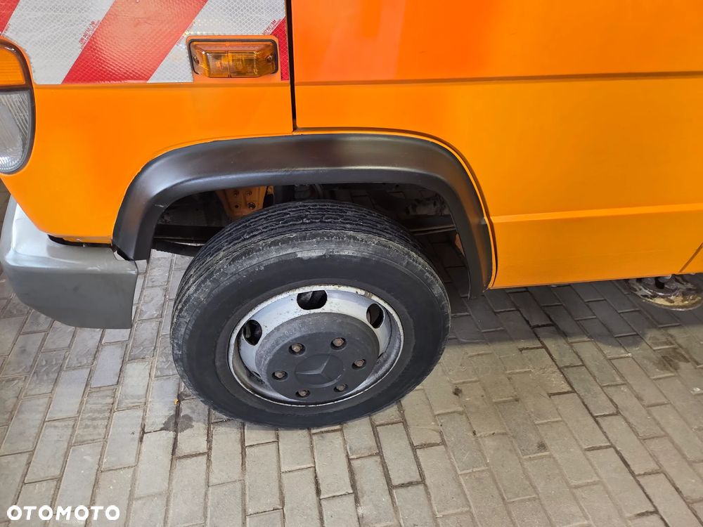 Mercedes-Benz VARIO 812D - 12