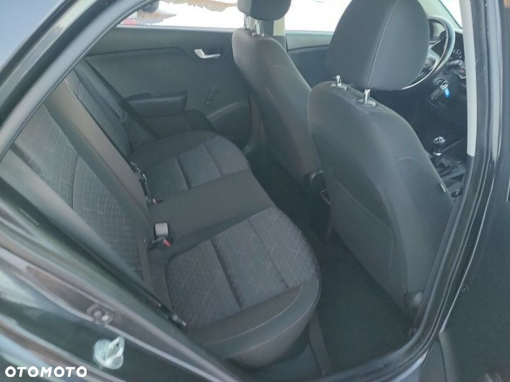 Kia Rio - 9