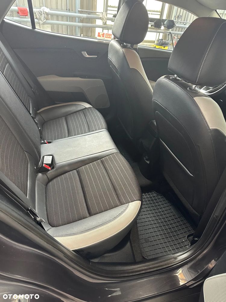 Kia Stonic 1.0 T-GDI L - 13