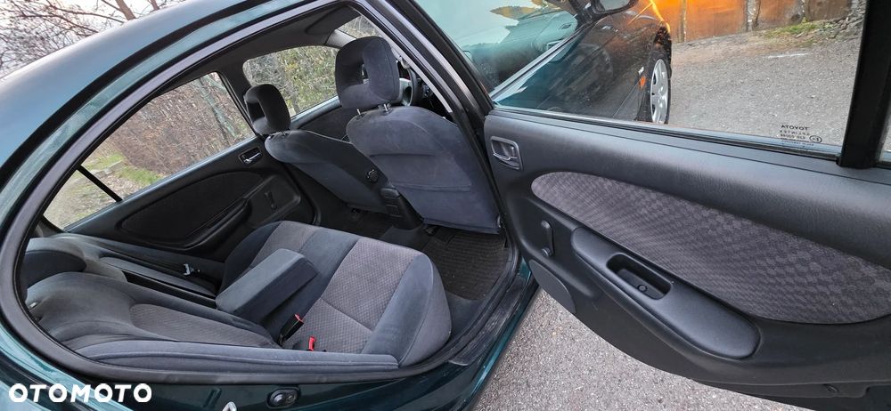 Toyota Avensis 1.6 VVT-i Terra Plus - 34