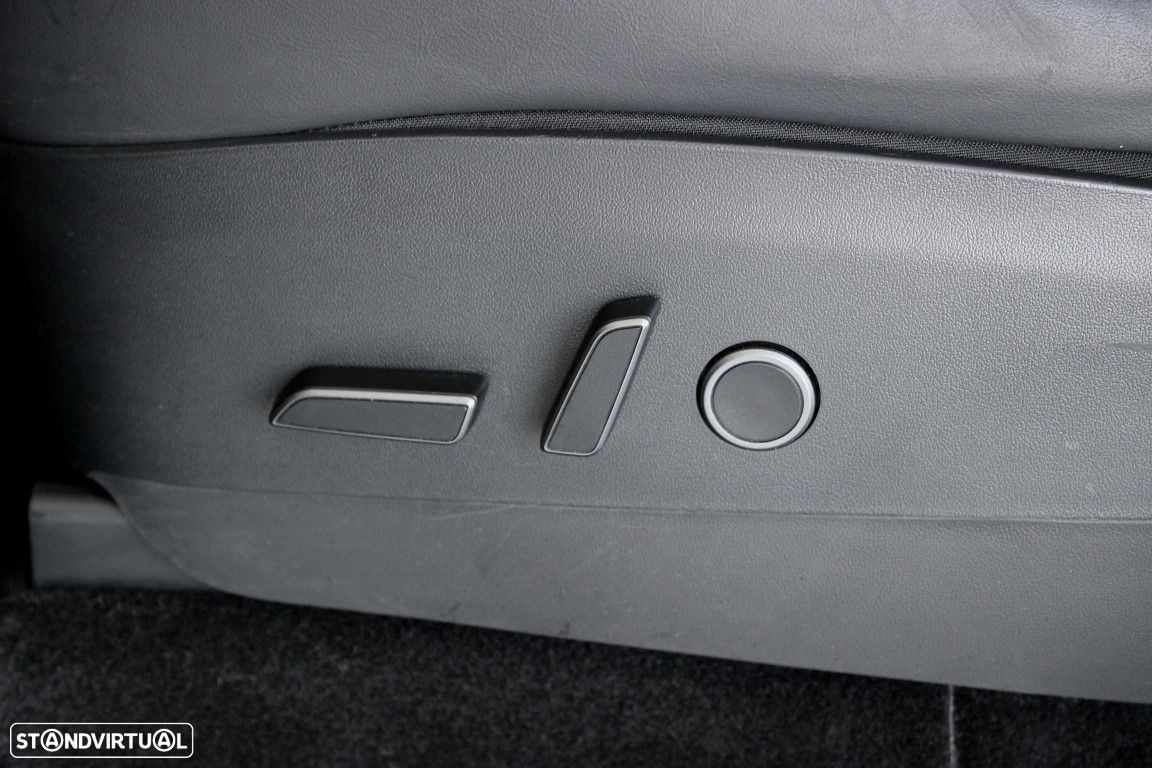 Tesla Model Y - 15