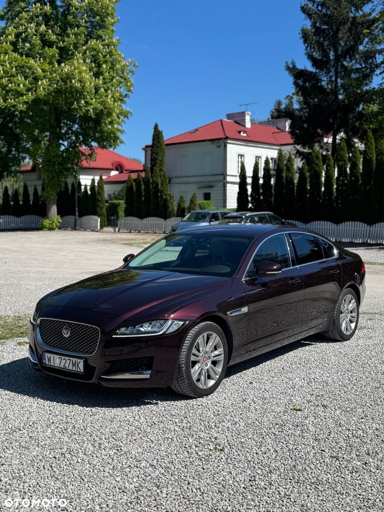Jaguar XF 2.0 T AWD Portfolio - 4