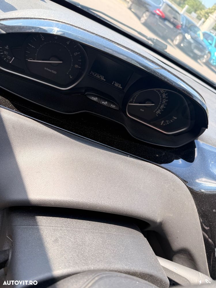 Peugeot 208 1.2 L PureTech Active - 10
