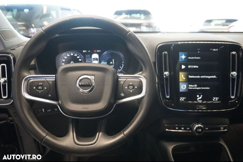 Volvo XC 40 T2 AT8 Momentum - 4