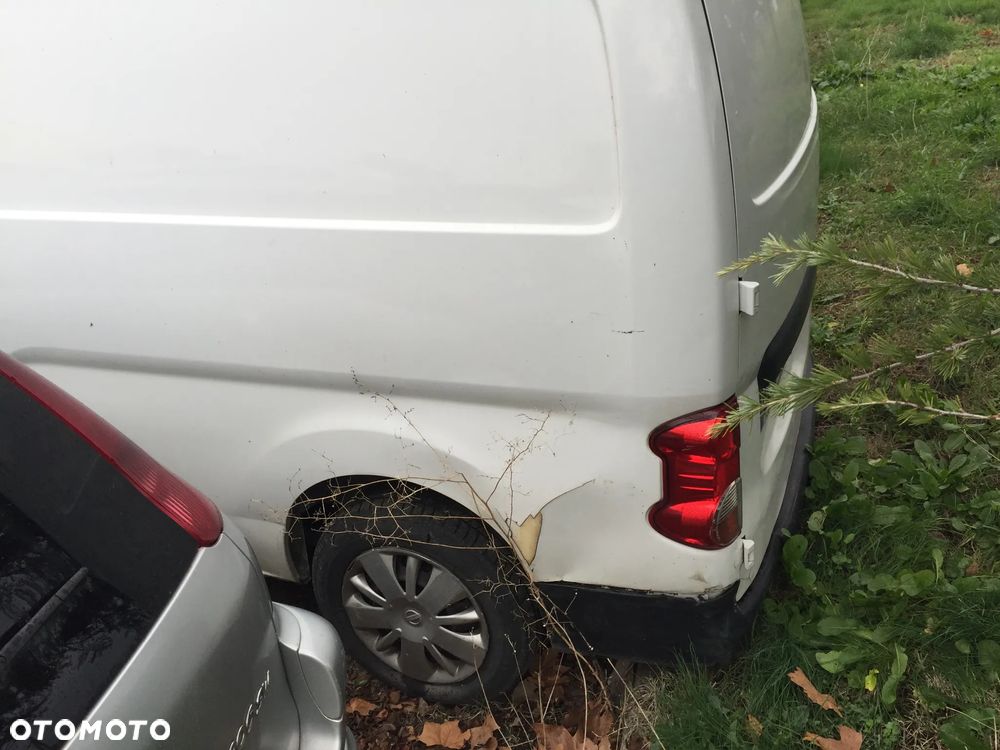 Nissan NV200 kompletne zawieszenie - belka tył - 2