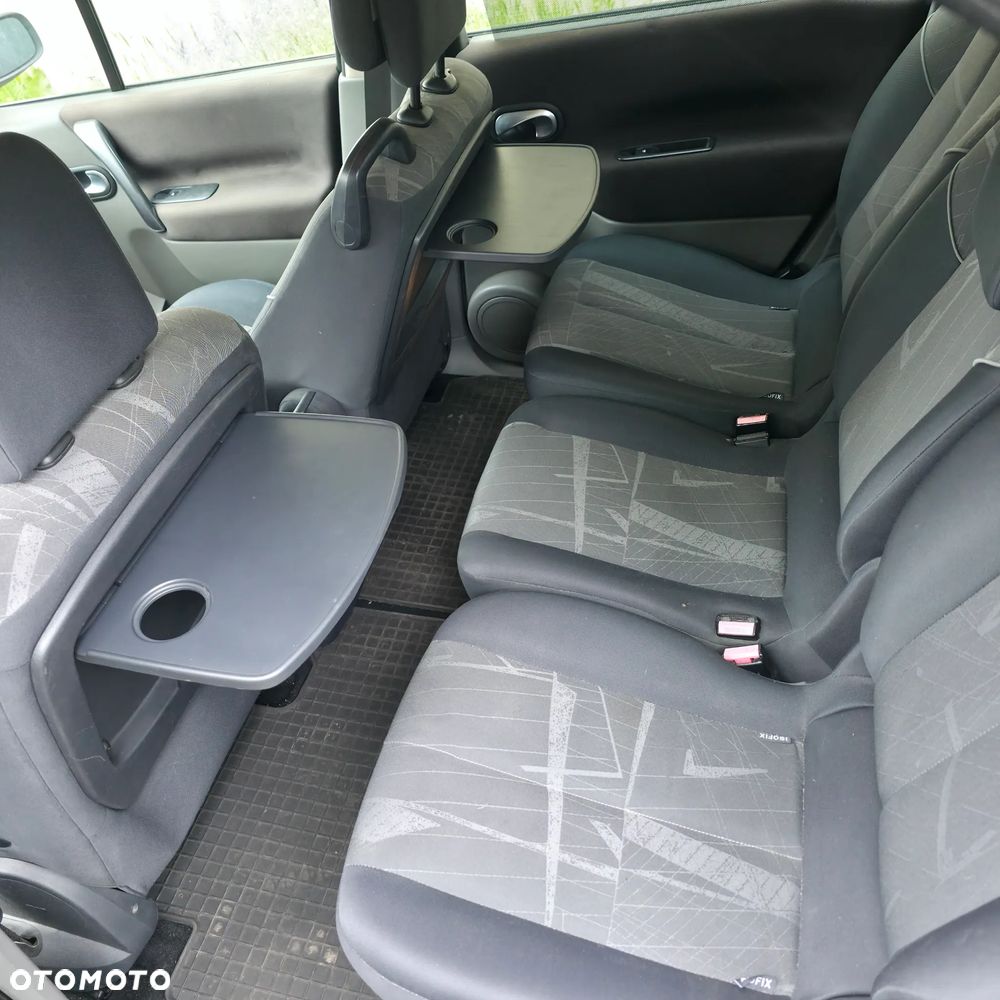 Renault Scenic 1.9 dCi Avantage - 11