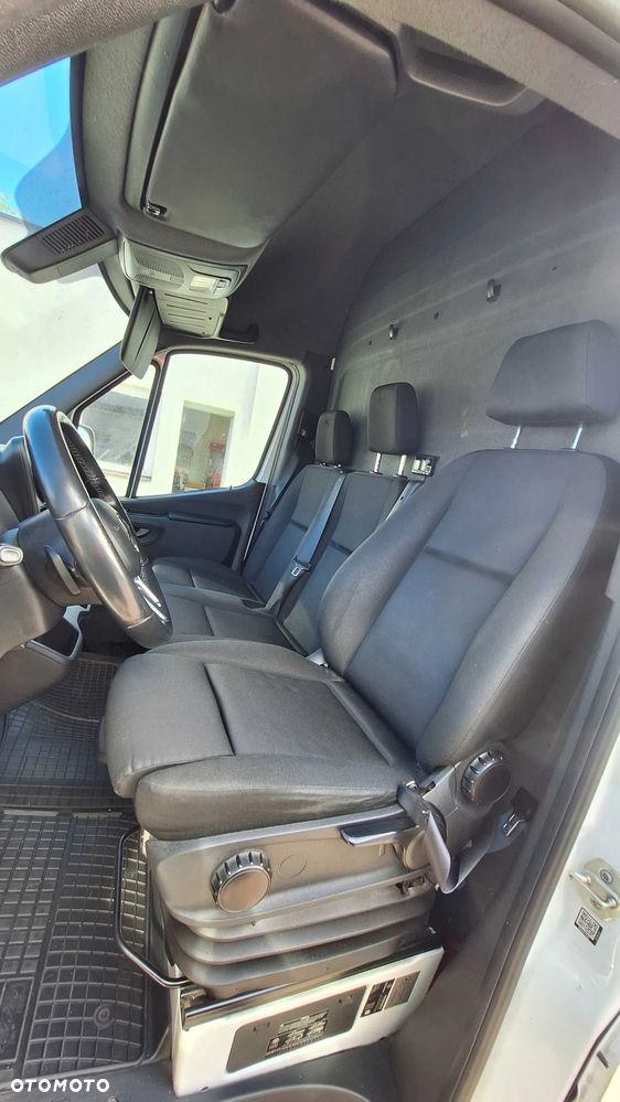 Mercedes-Benz Sprinter - 9