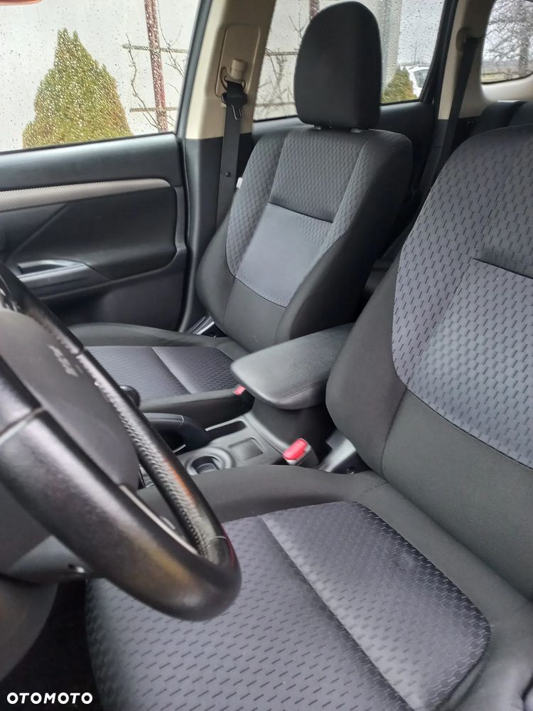 Mitsubishi Outlander 2.2 DID Intense - 13