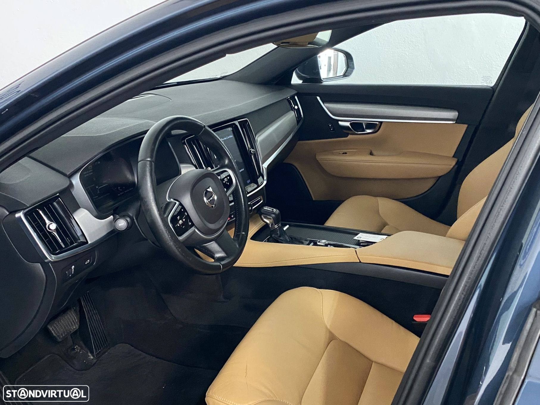 Volvo V90 2.0 D4 Momentum Geartronic - 9