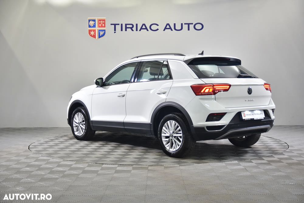 Volkswagen T-Roc - 3