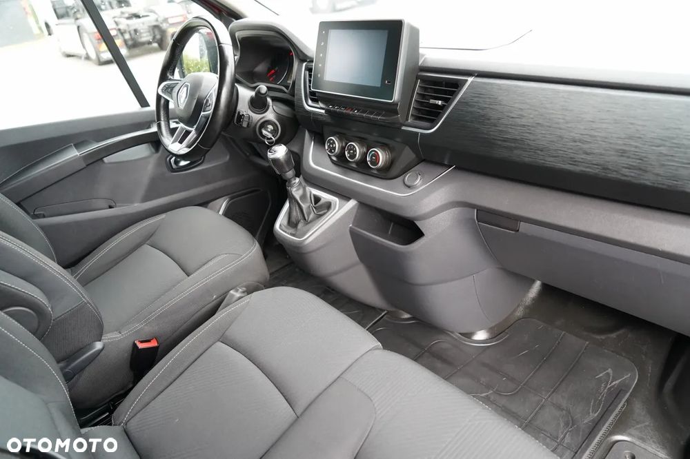 Renault TRAFIC III / BUS / 9 MIEJSC / 2022 ROK / PIERWSZY WŁAŚCICIEL / SERWISOWANY - 26