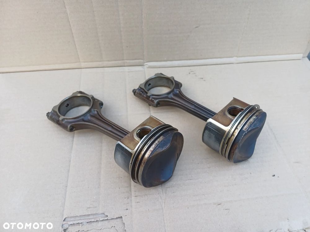 Tłok korbowód Audi A3 8P A4 B7 GOLF V PASSAT B6 2.0 TFSI BGB 82P41 06DA - 1