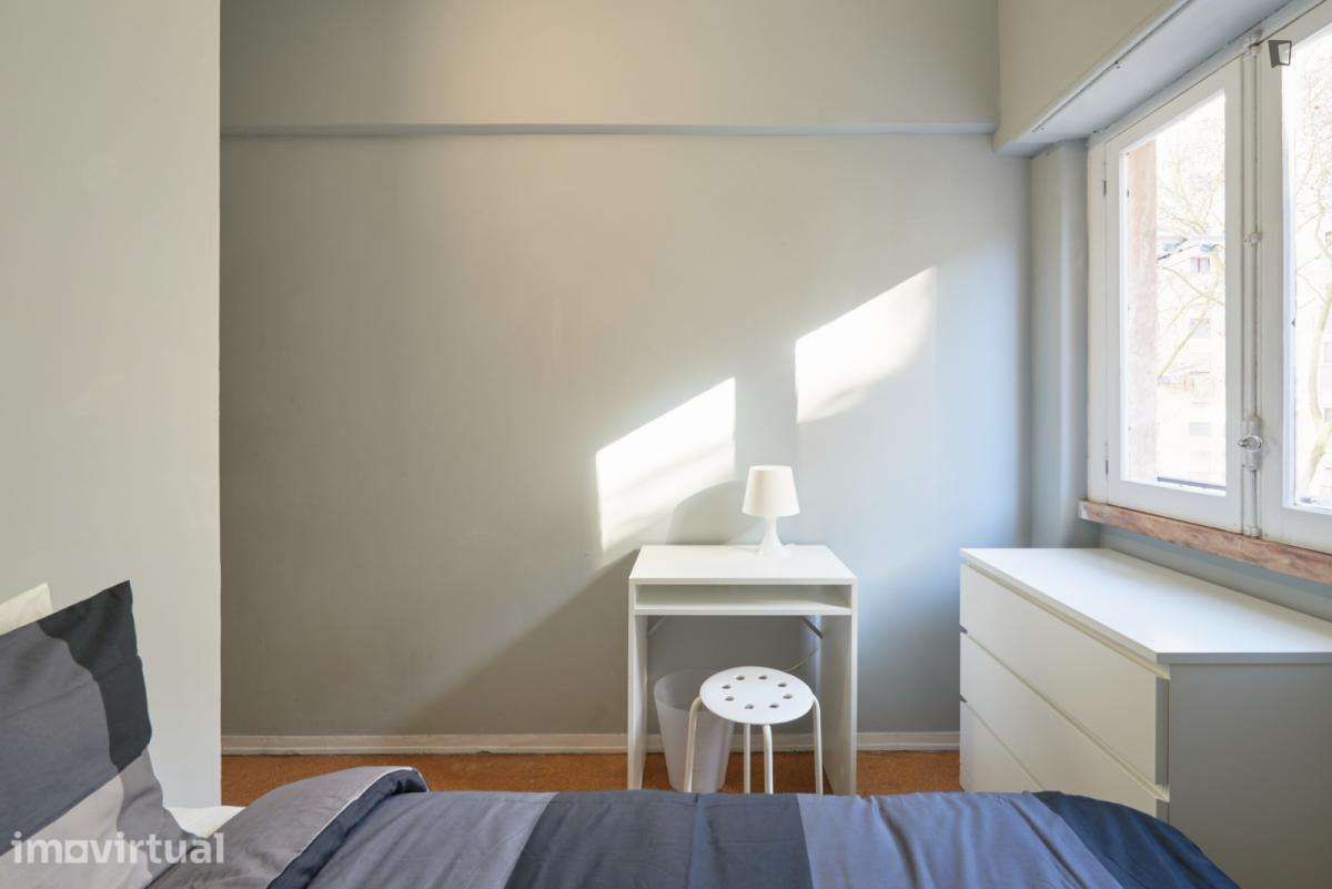 Quarto - localizado em Benfica Lisbon - Grande imagem: 5/23