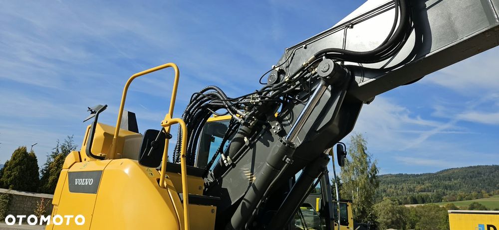 Volvo ECR 145DL - 10
