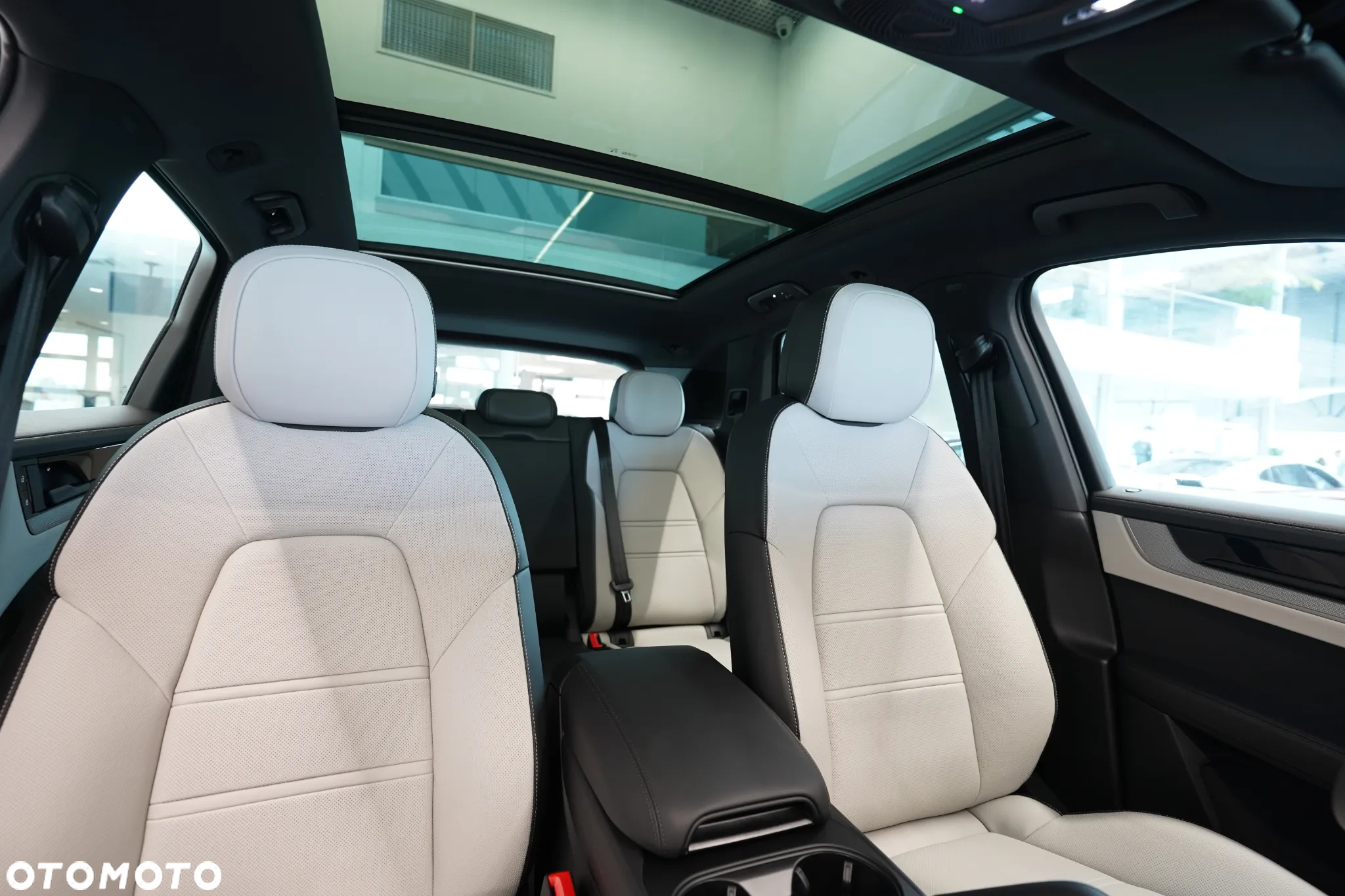 Porsche Cayenne Standard - 16