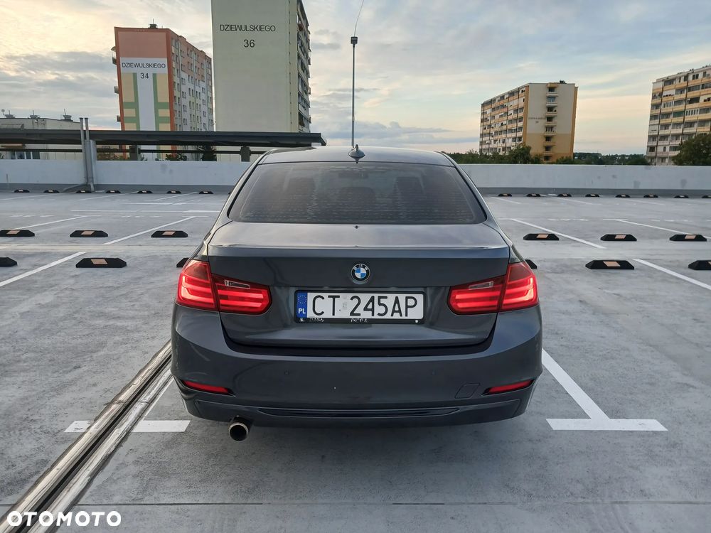 BMW Seria 3 320i M Sport - 7