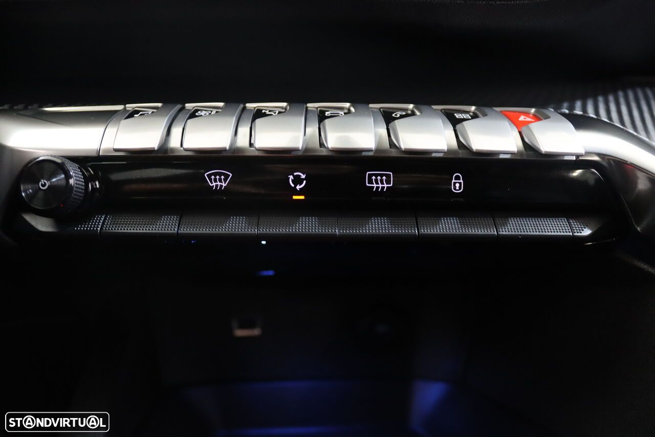 Peugeot 3008 1.2 PureTech Allure - 29