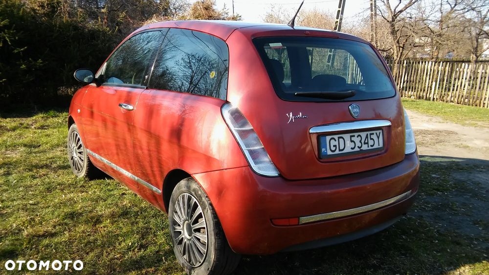 Lancia Ypsilon 1.4 8V Oro (4 os.) - 2