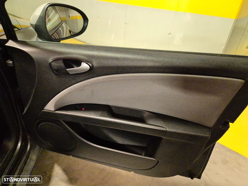 SEAT Leon 1.6 TDI DPF E-Ecomotive Style - 35