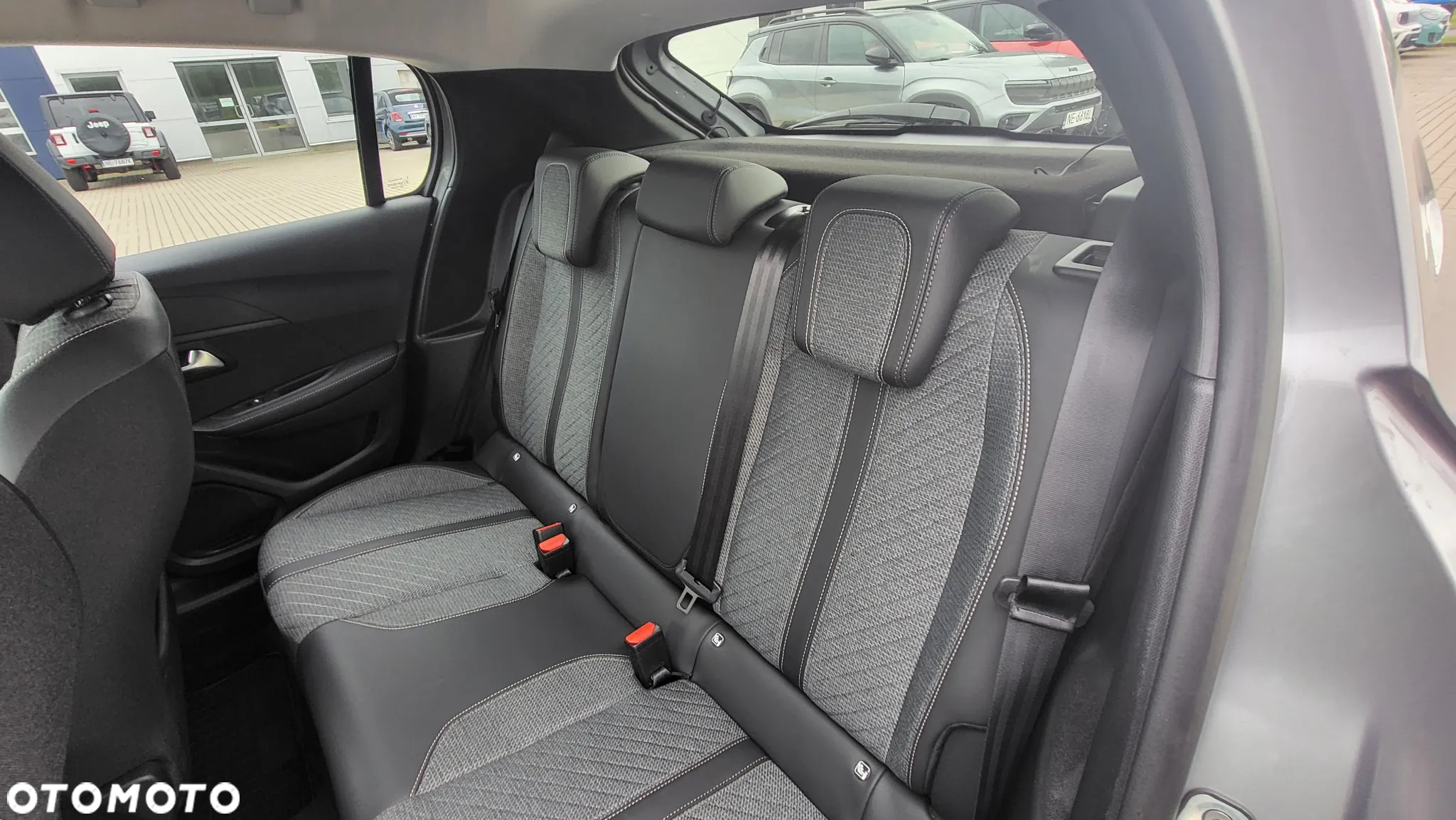 Peugeot 208 1.2 mHEV Allure - 22
