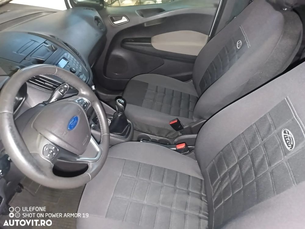 Ford Tourneo Courier - 12