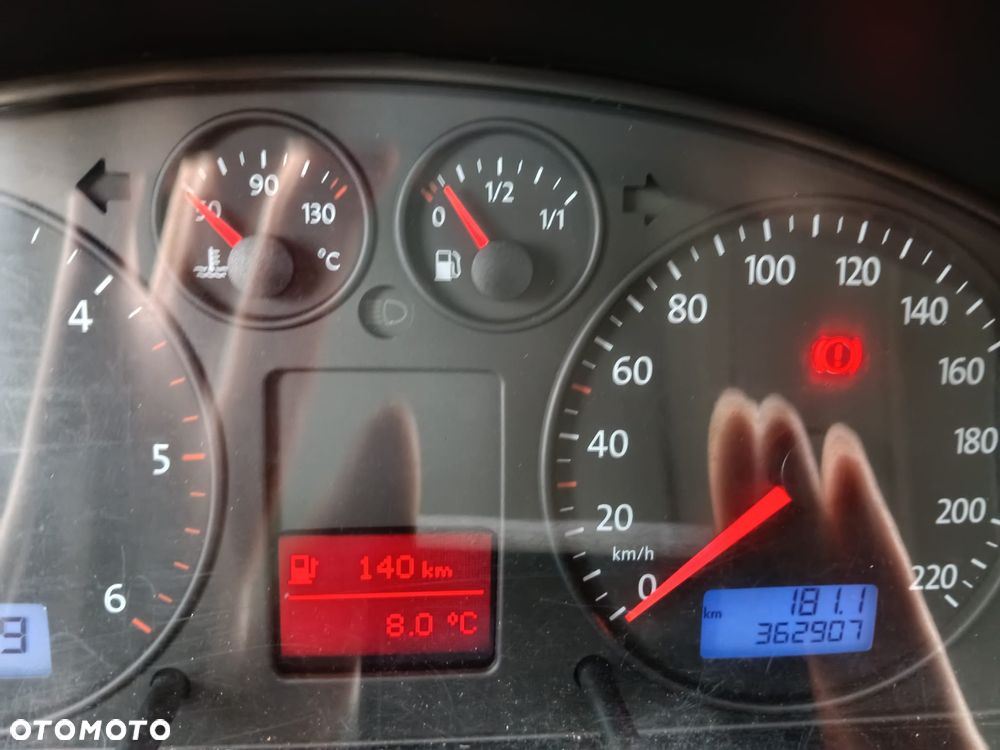 Volkswagen T5 CARAVELLE - 9