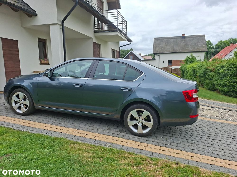 Skoda Octavia 1.6 TDI (Green tec) DSG Style - 4