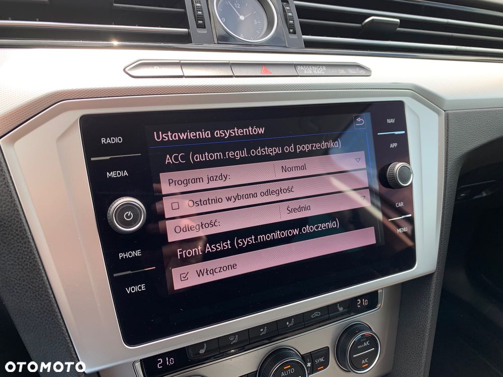 Volkswagen Passat 2.0 TDI (BlueMotion Technology) Comfortline - 19