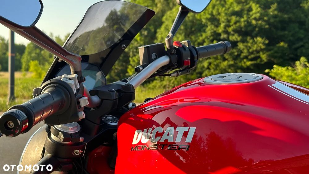 Ducati Monster - 11