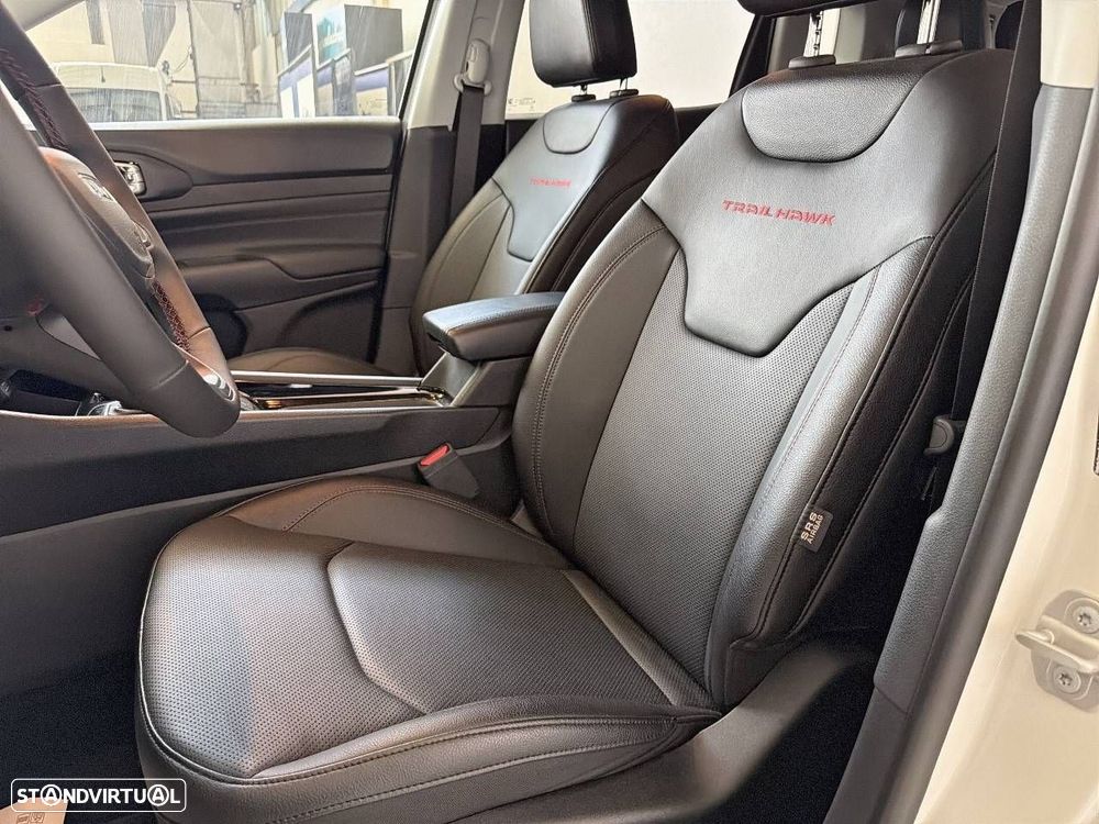 Jeep Compass 1.3 TG Trailhawk — fotografia 9