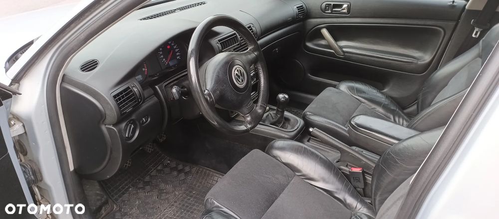 Volkswagen Passat - 9