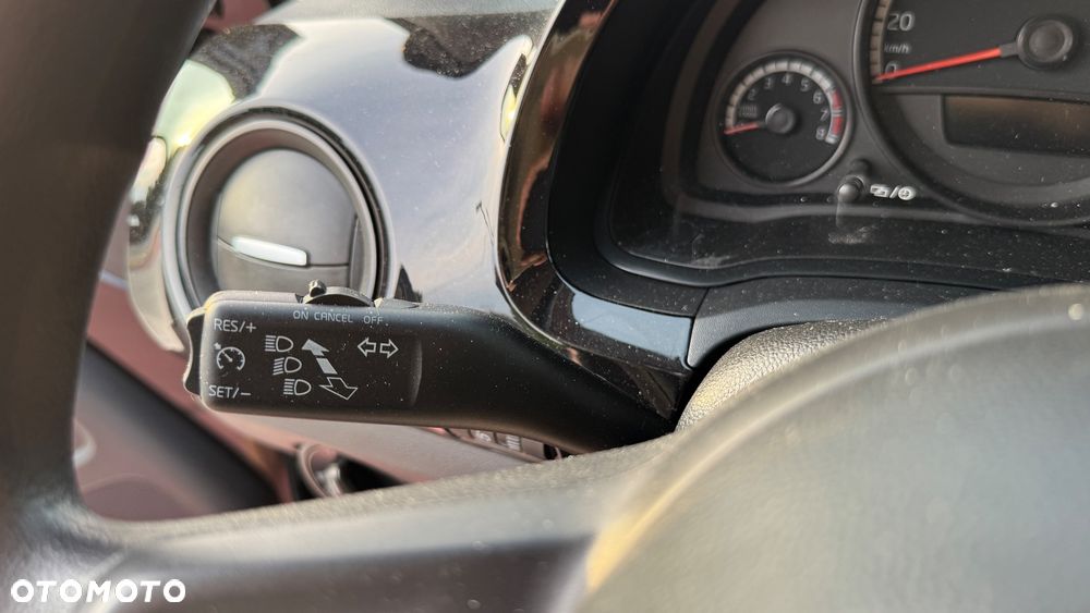 Volkswagen up! high - 12