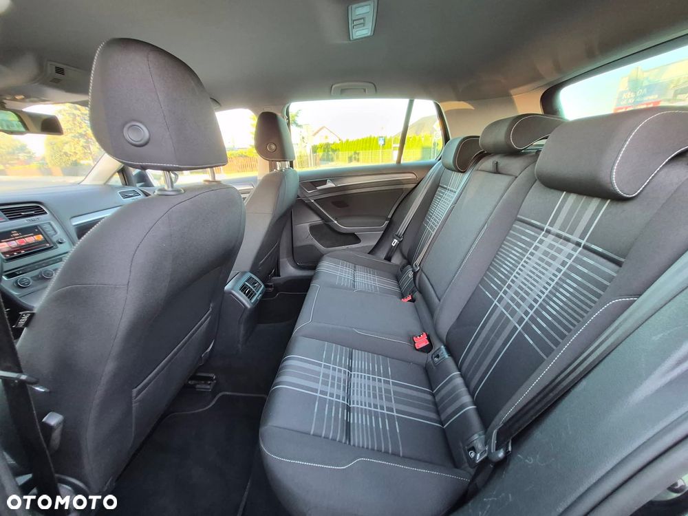Volkswagen Golf - 18