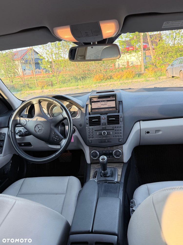 Mercedes-Benz Klasa C 250 CDI DPF Automatik BlueEFFICIENCY SPORT EDITION - 10