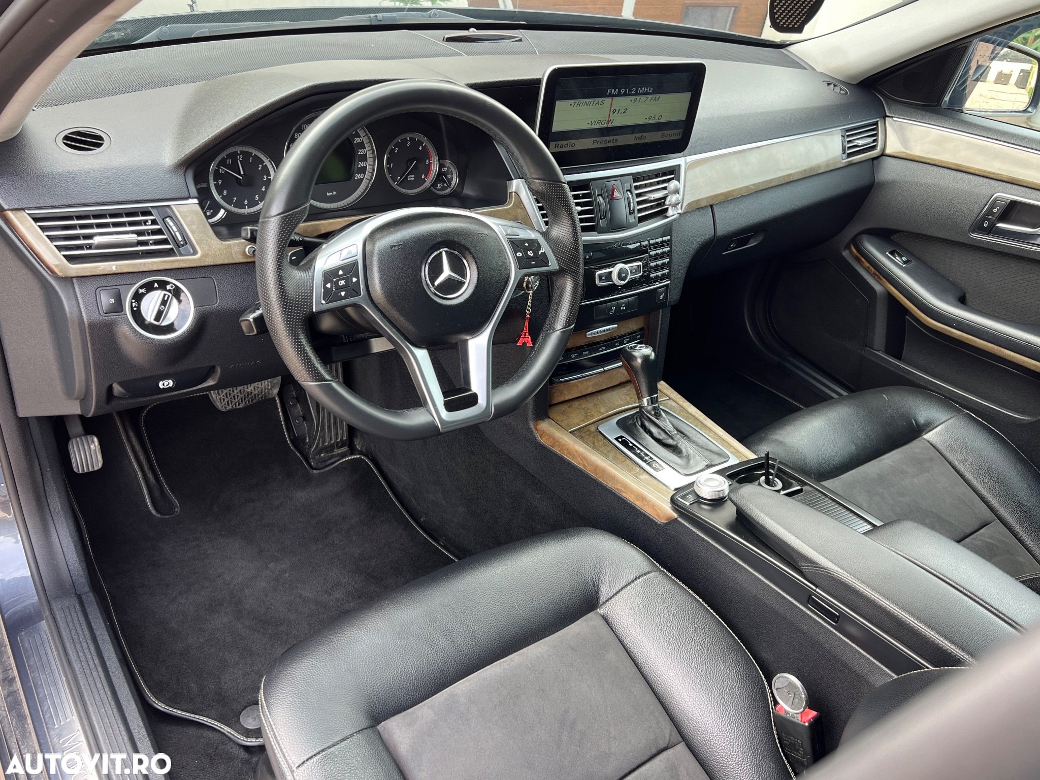 Mercedes-Benz E 200 T BlueTEC 7G-TRONIC Elegance - 28